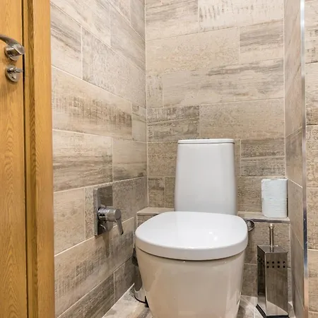 Private In Chayka Near The Sea Garden Apartment Varna