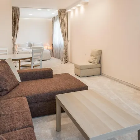 Private In Chayka Near The Sea Garden *