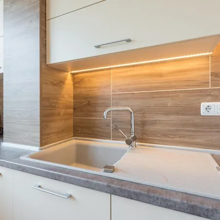 Private In Chayka Near The Sea Garden Apartment Varna