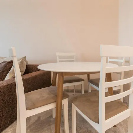 Private In Chayka Near The Sea Garden Apartment