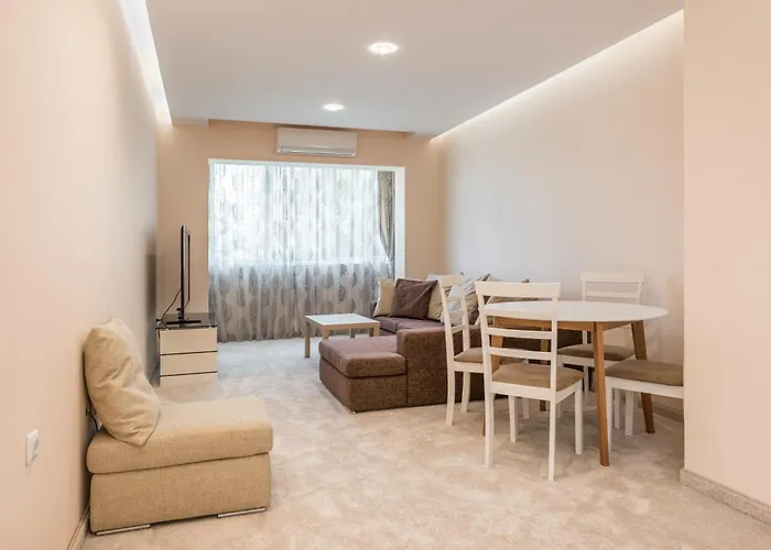 Private In Chayka Near The Sea Garden דירה