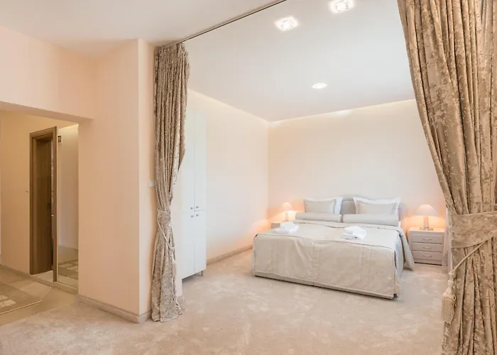 Private In Chayka Near The Sea Garden Apartment *