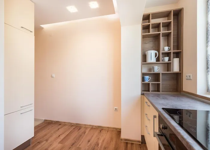 Private In Chayka Near The Sea Garden דירה וארנה