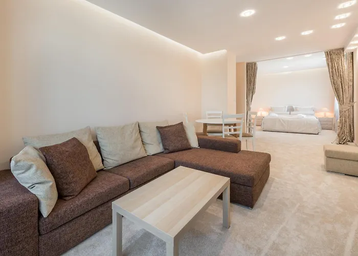 Private In Chayka Near The Sea Garden Apartment