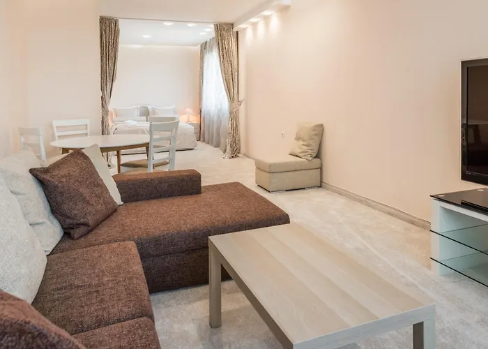 Private In Chayka Near The Sea Garden *